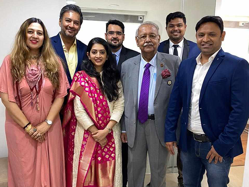 Team photos _page-0003